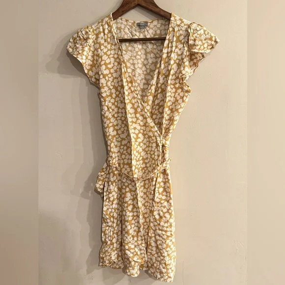 AERIE Women's Mustard Yellow Floral Flutter Sleeve V-Neck Wrap Dress Size S AERIE Women's Mustard Yellow Floral Flutter Sleeve V-Neck Wrap Dress Size S